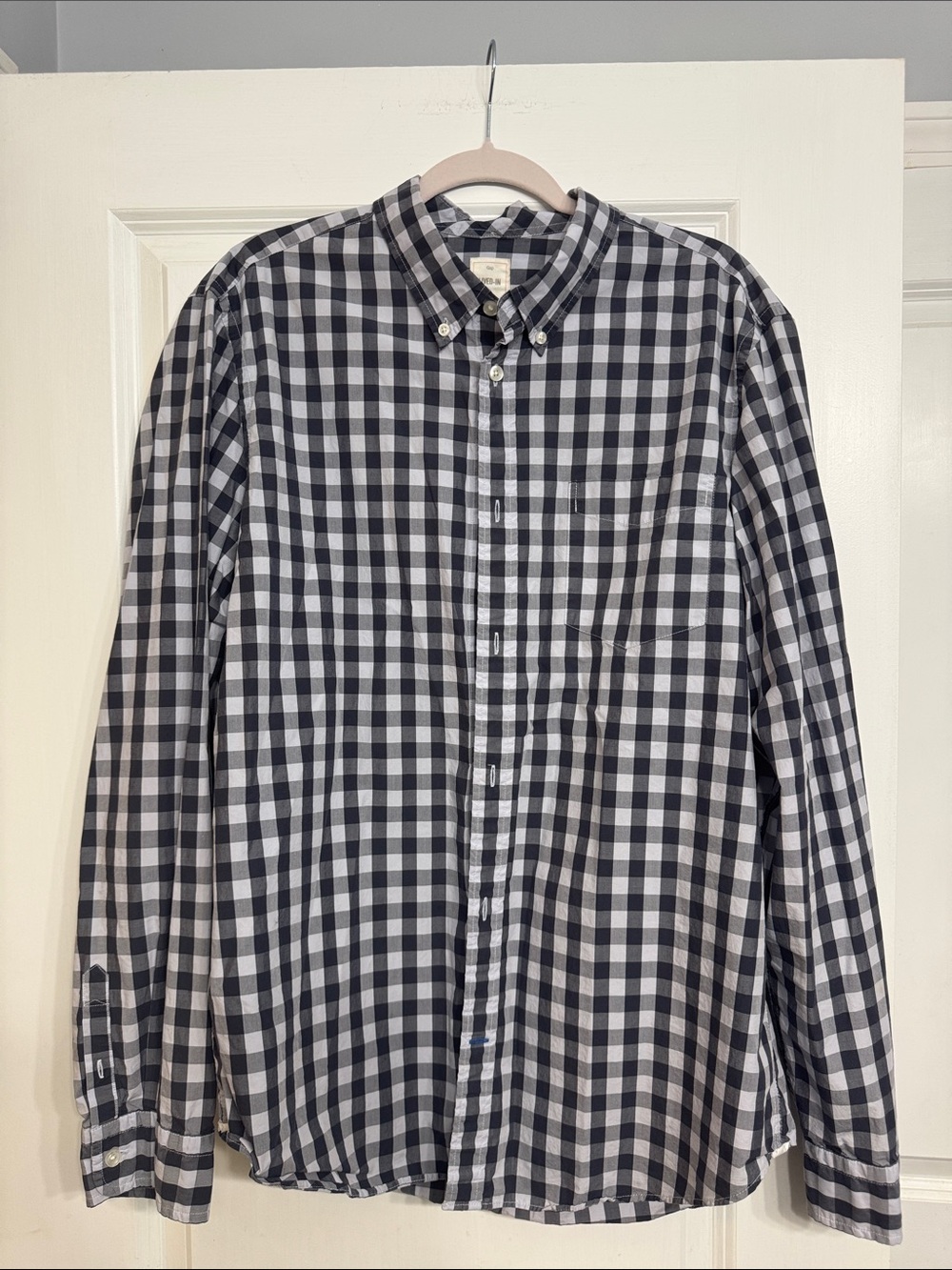 GAP Men's Black and White Gingham Button-Down Shirt